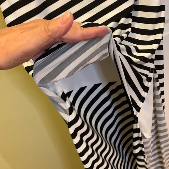 Sophia Christina size medium black and white striped sleeveless maxi dress - Picture 6 of 10